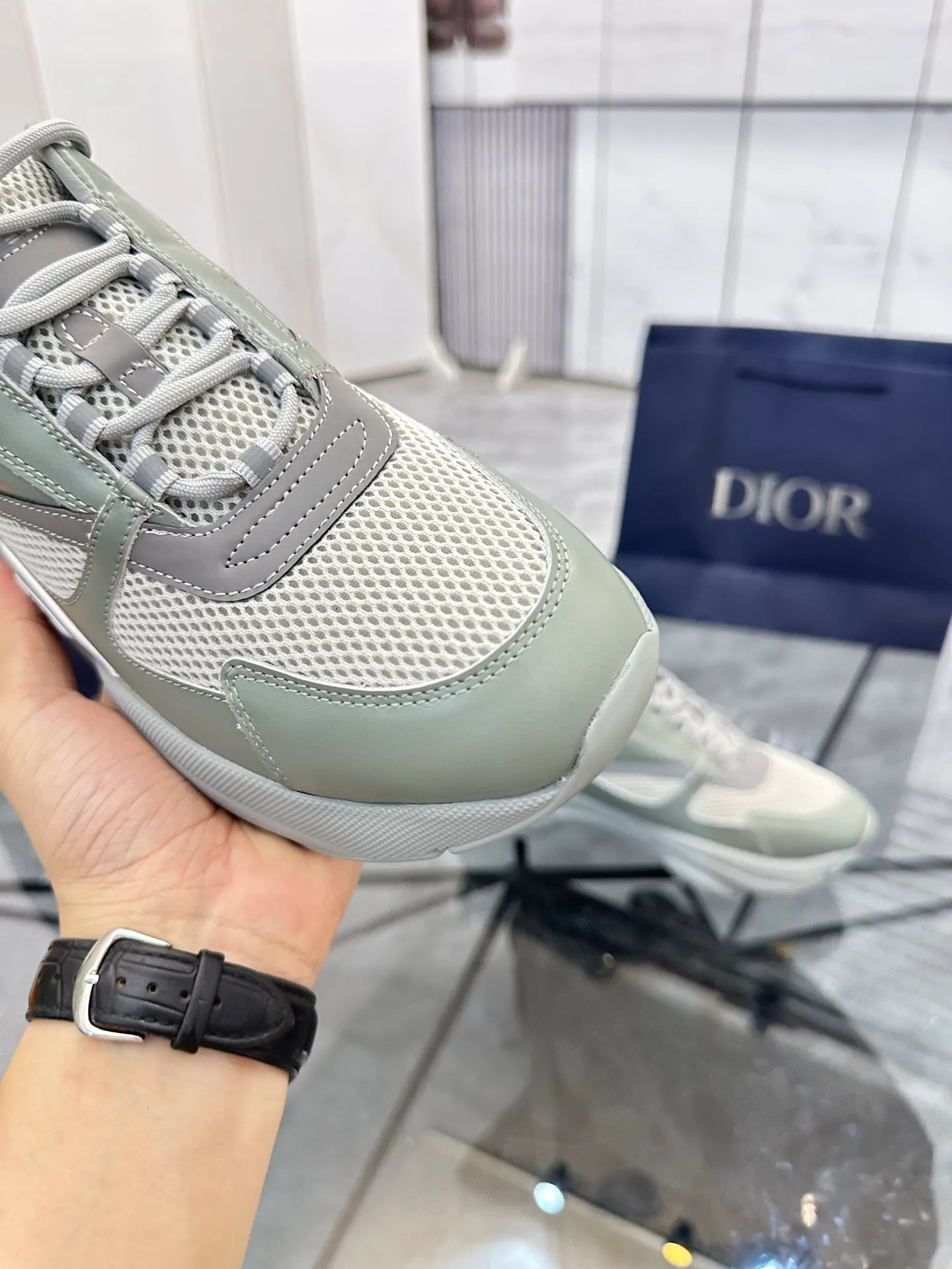 Men's shoes: 💰P460¥ Ready in Guangzhou, fully packaged Product trademark: Dior* "Dior*" low-top casual shoes Regular size: 38-46 (can be customized to 47) B22 Product materials: imported cowhide leather upper spliced ​​with original fabric, breathable lining, original outsole. Number: 920